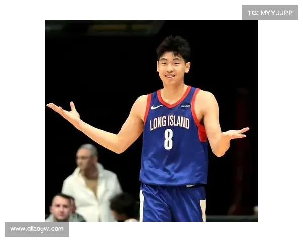 李群：崔永熙已接近伤前状态 杜锋称其在年轻球员中极为罕见