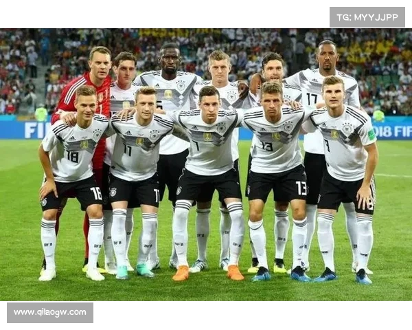 德甲球队最新阵容分析:球员配置、战术特点与赛季展望 德甲球队最新阵容分析:球员配置、战术特点与赛季展望